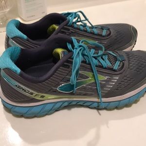 Brooks Ghost Running Shoes Women's size 11
